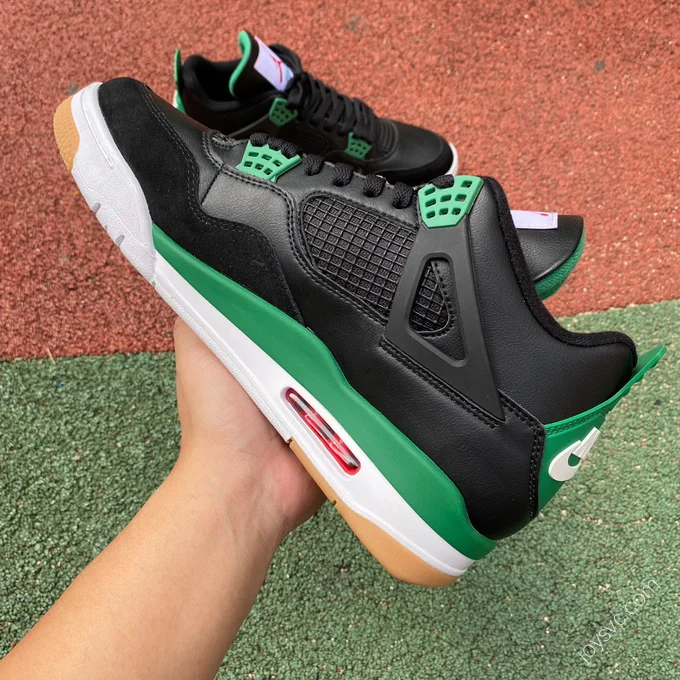 Nike SB x Air Jordan 4 