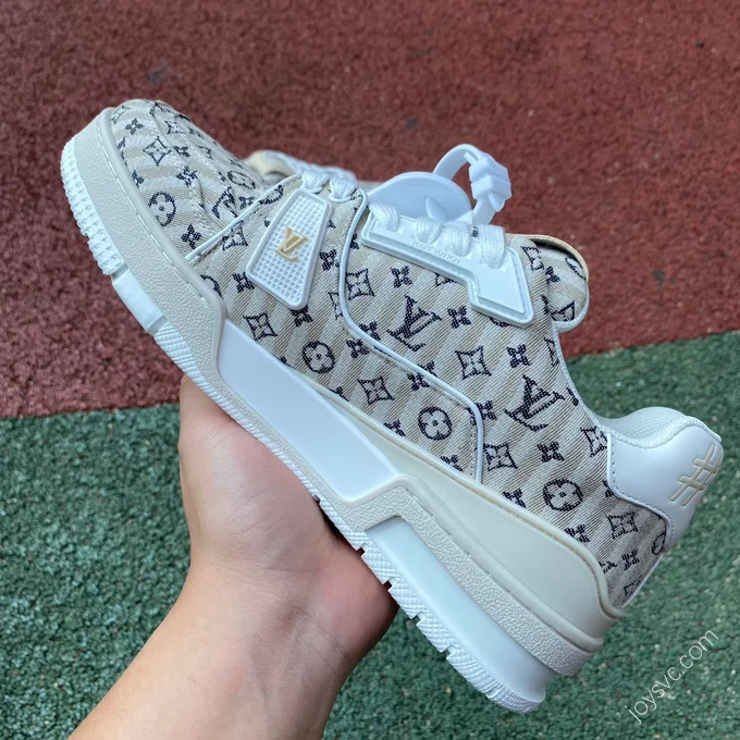 LOUIS VUITTON Trainer Beige