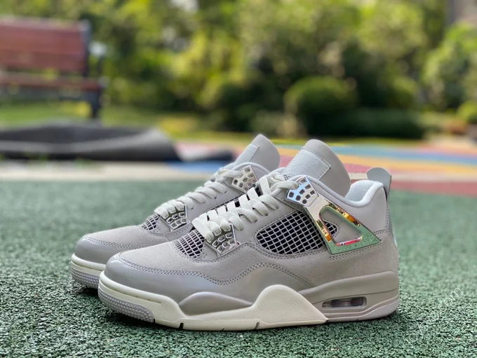 Air Jordan 4 WMNS 