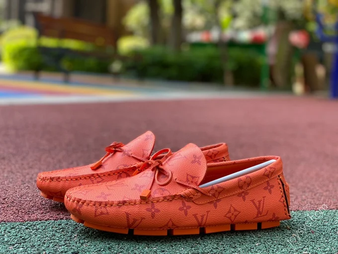 LOUIS VUITTON Moccasin Orange