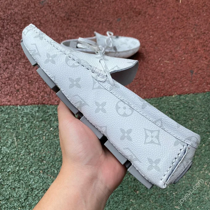 LOUIS VUITTON Moccasin White