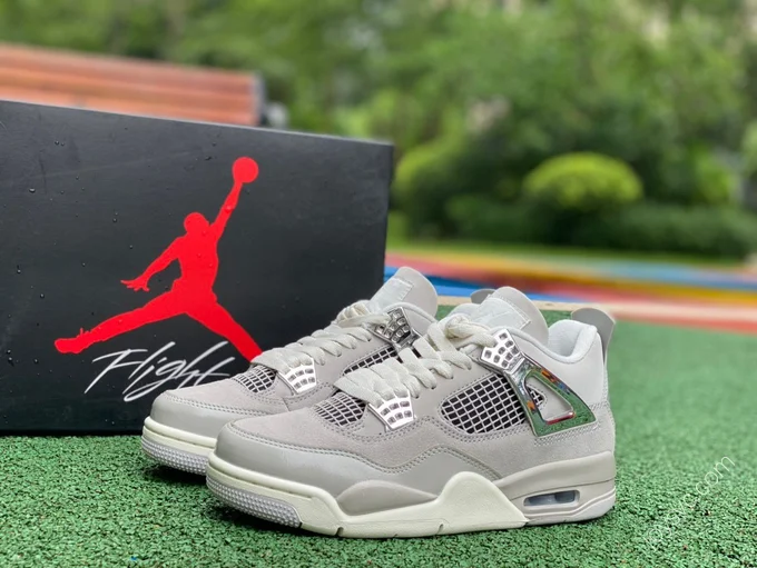 Air Jordan 4 WMNS 