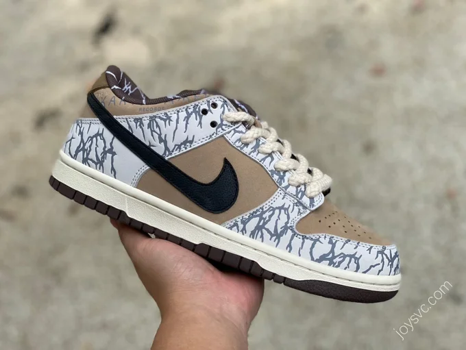 Travis Scott x Nike SB Dunk Low White Brown Paisley CT5053-010