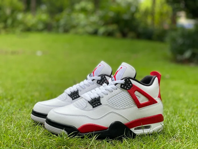 Air Jordan 4 Retro 