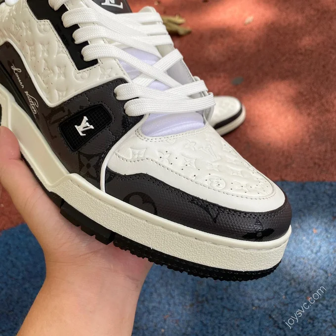 LOUIS VUITTON Trainer Black White