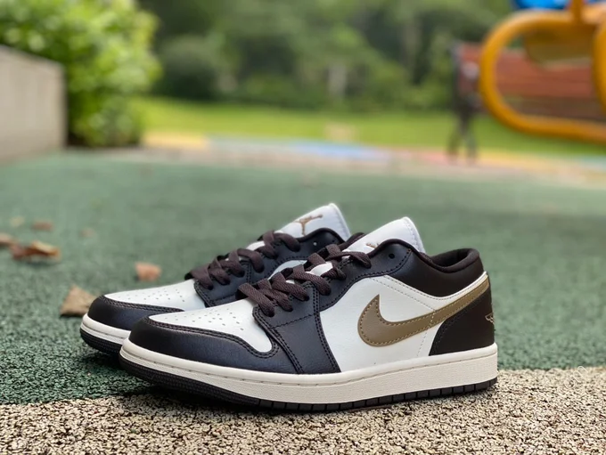 Air Jordan 1 Low Brown Mocha Low-Top Sneaker DC0774-200