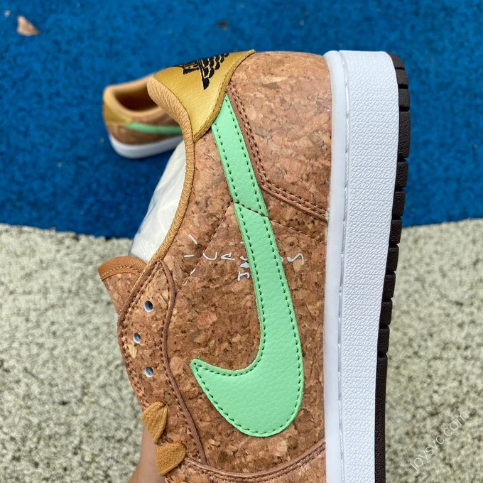 Travis Scott x Air Jordan 1 Low Oatmeal Green DM7866-922