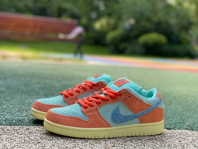 Nike Dunk SB Low 