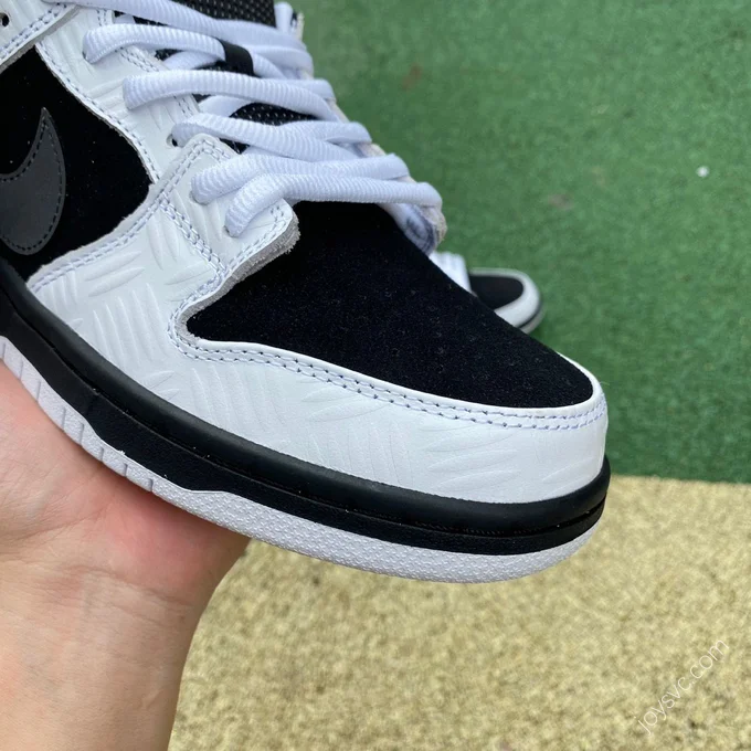 TIGHTBOOTH x Nike SB Dunk Low Black White FD2629-100