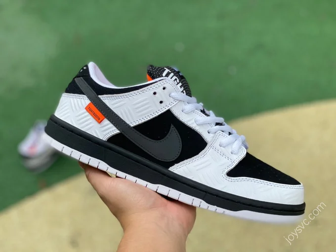 TIGHTBOOTH x Nike SB Dunk Low Black White FD2629-100