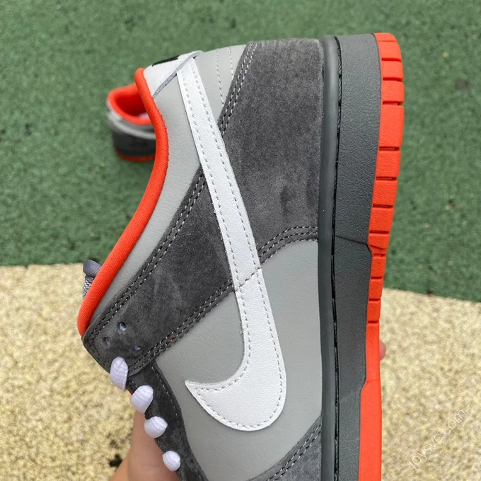 Staple Pigeon x Nike Dunk SB Grey 304292-011