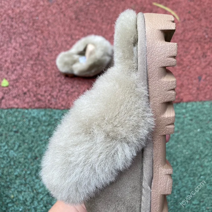 UGG Scuffette Beige Slides