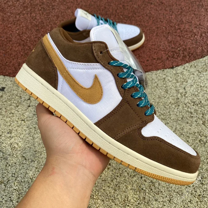 Air Jordan 1 Low Brown White Low-Top Sneaker FB2216-200