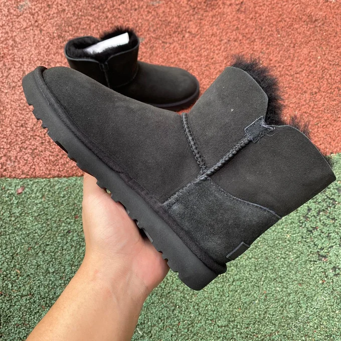 UGG Bailey Black Short Boots