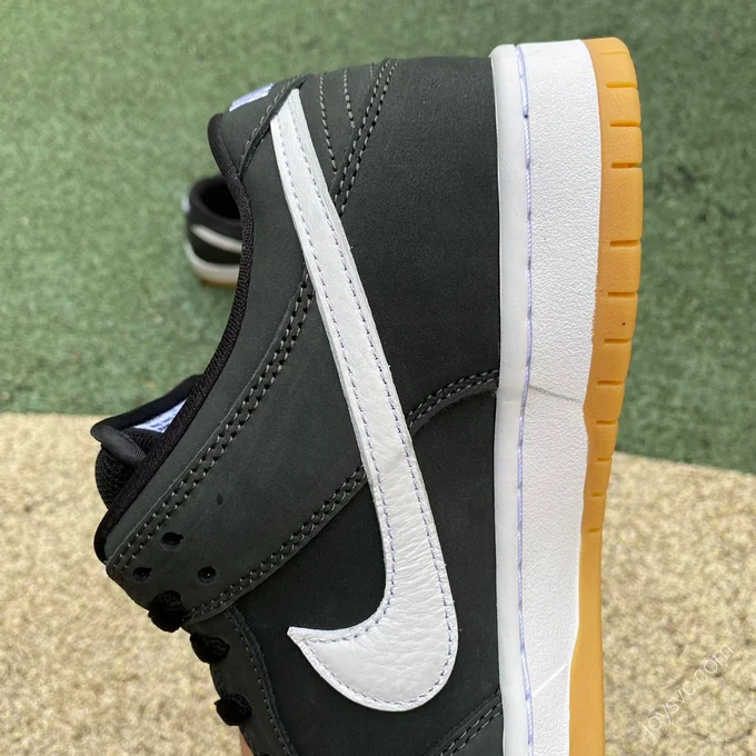 Nike Dunk SB Low Black White Gum CD2563-006