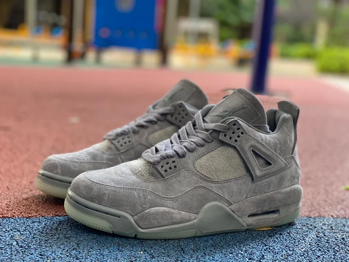 Air Jordan 4 Retro KAWS Gray 930155-003