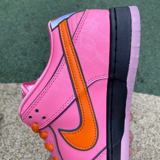 The Powerpuff Girls x Nike SB Dunk Low 