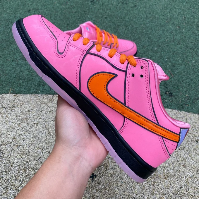 The Powerpuff Girls x Nike SB Dunk Low 