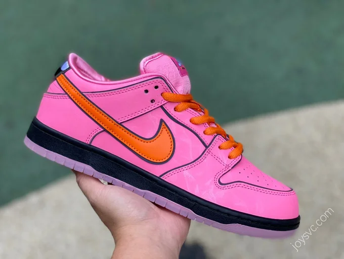 The Powerpuff Girls x Nike SB Dunk Low 