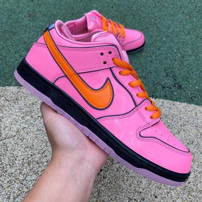 The Powerpuff Girls x Nike SB Dunk Low 