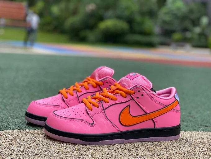 The Powerpuff Girls x Nike SB Dunk Low 