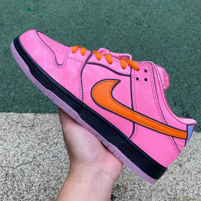 The Powerpuff Girls x Nike SB Dunk Low 