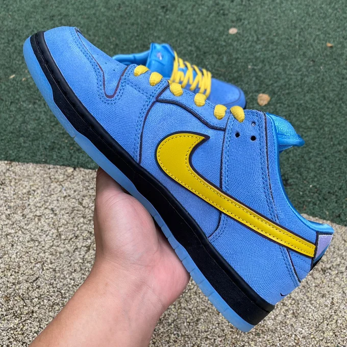 The Powerpuff Girls x Nike SB Dunk Low 