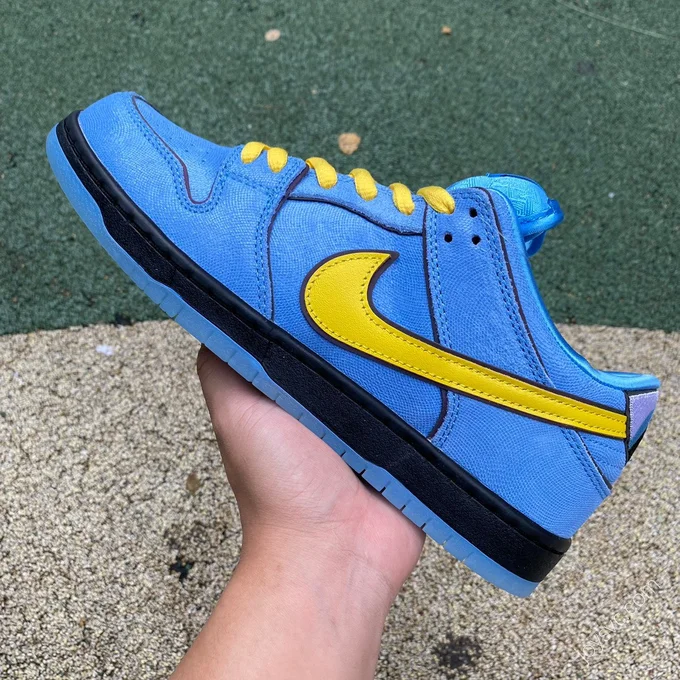 The Powerpuff Girls x Nike SB Dunk Low 