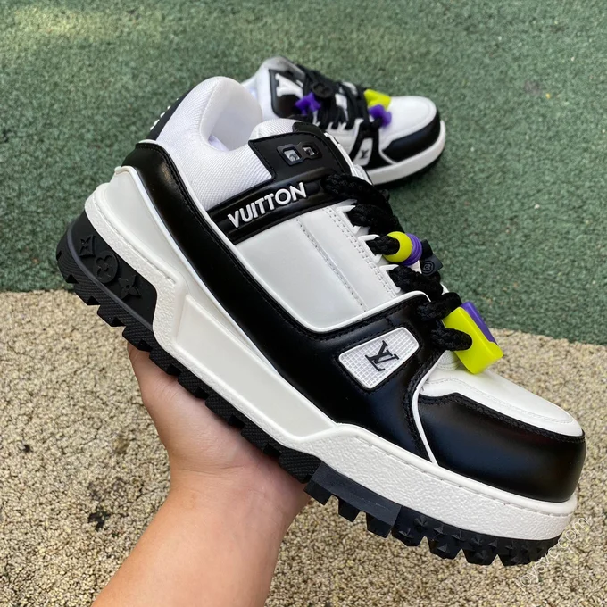 LOUIS VUITTON Trainer Maxi Black White