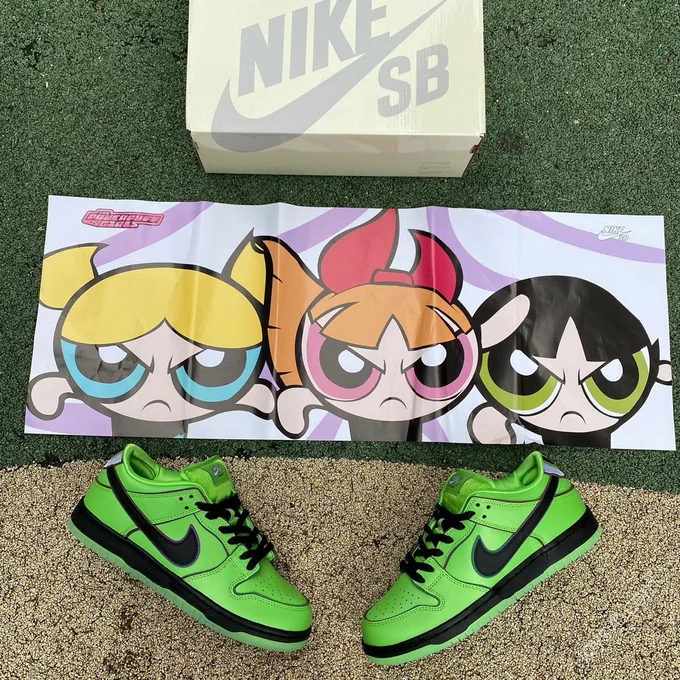 The Powerpuff Girls x Nike SB Dunk Low 