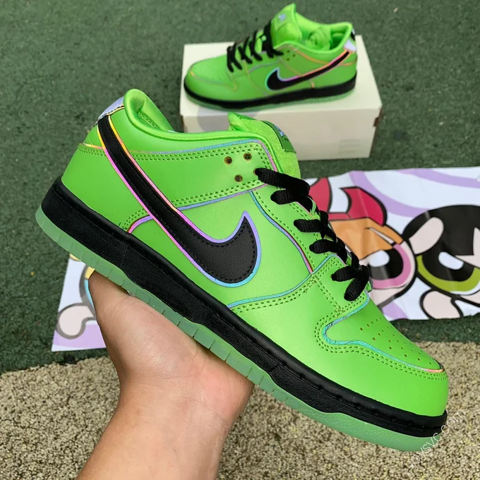 The Powerpuff Girls x Nike SB Dunk Low 