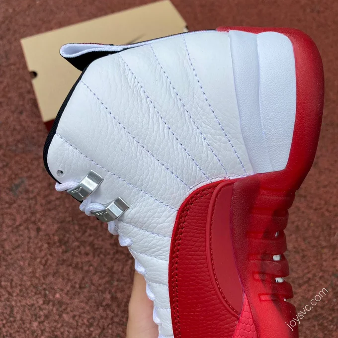 Air Jordan 12 