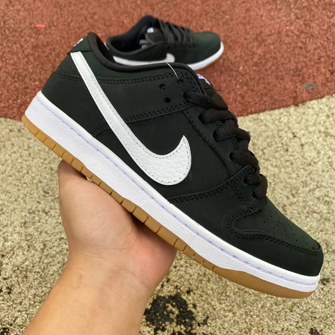 Nike Dunk SB Low Black White Gum CD2563-001