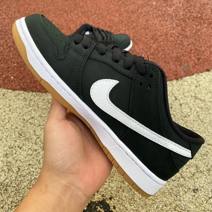 Nike Dunk SB Low Black White Gum CD2563-001