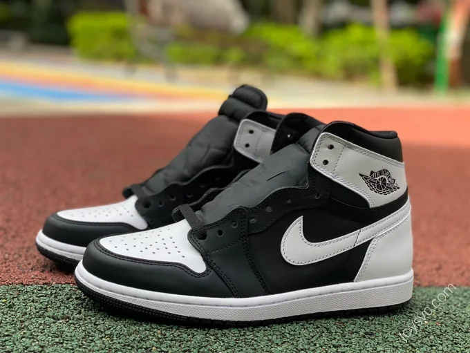 Air Jordan 1 High Reverse Panda DZ5485-010