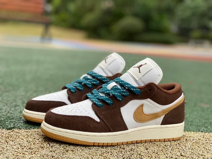 Air Jordan 1 Low Brown Mocha Low-Top Sneaker FB2216-200