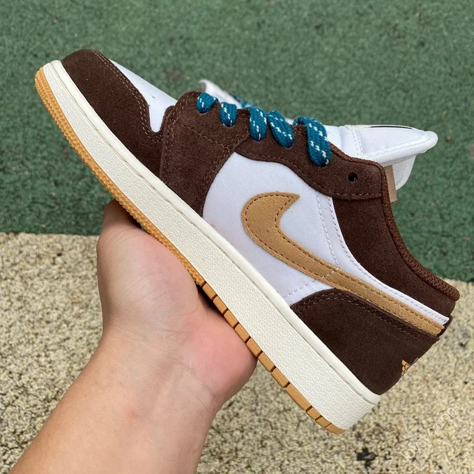 Air Jordan 1 Low Brown Mocha Low-Top Sneaker FB2216-200