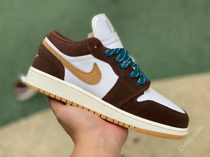 Air Jordan 1 Low Brown Mocha Low-Top Sneaker FB2216-200