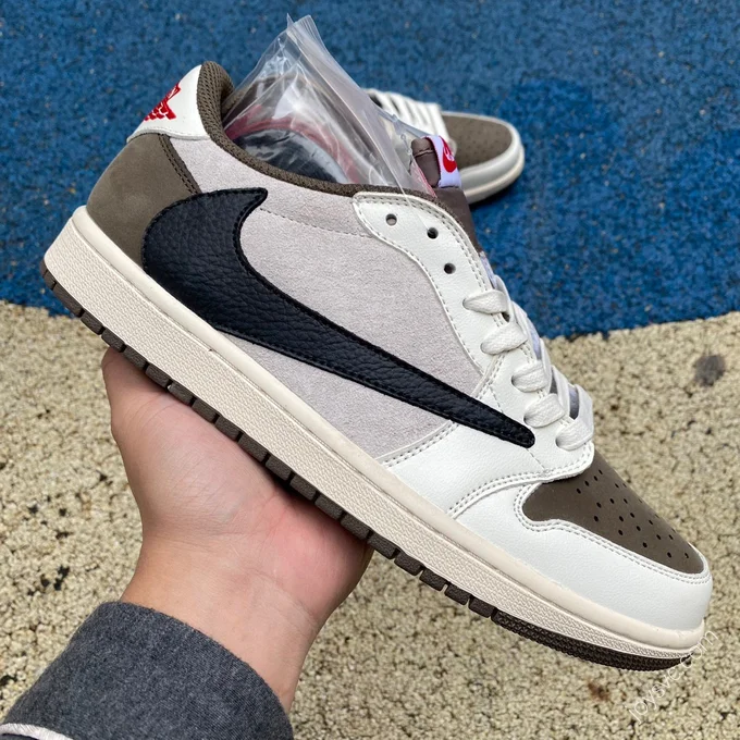 Travis Scott x Air Jordan 1 Low White Tan DM7866-715