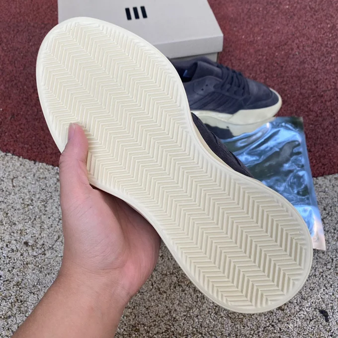 Fear of God x adidas Forum 86 Lo Black IG6633