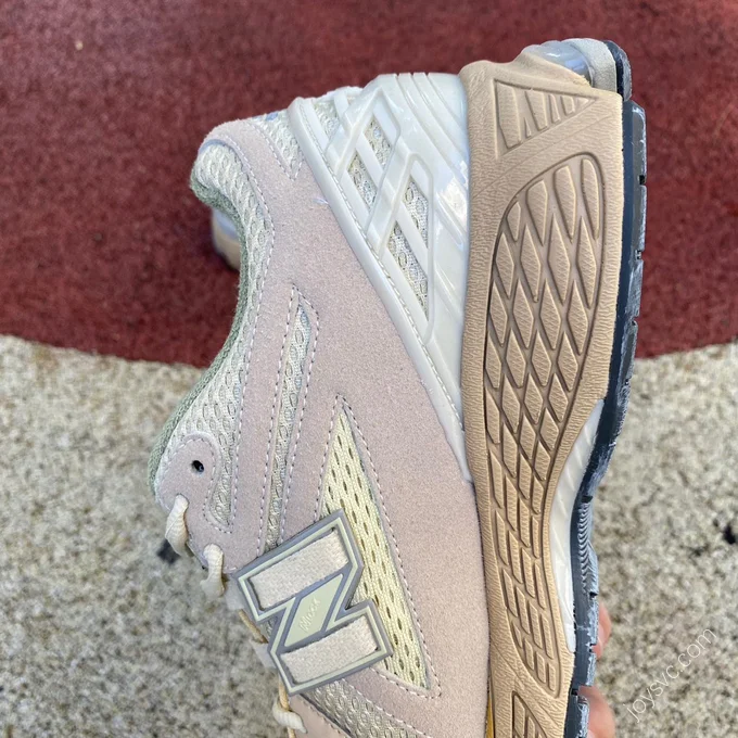 Auralee x New Balance 1906R Beige M1906RAU