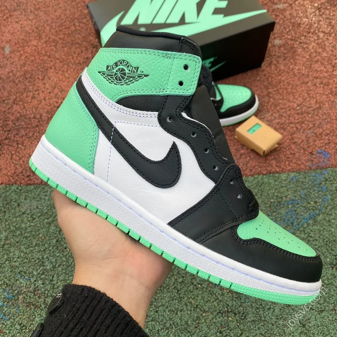 Air Jordan 1 Retro High OG Green Glow 2024 DZ5485-130