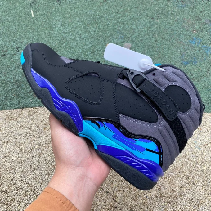 Air Jordan 8 