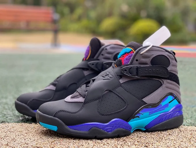 Air Jordan 8 