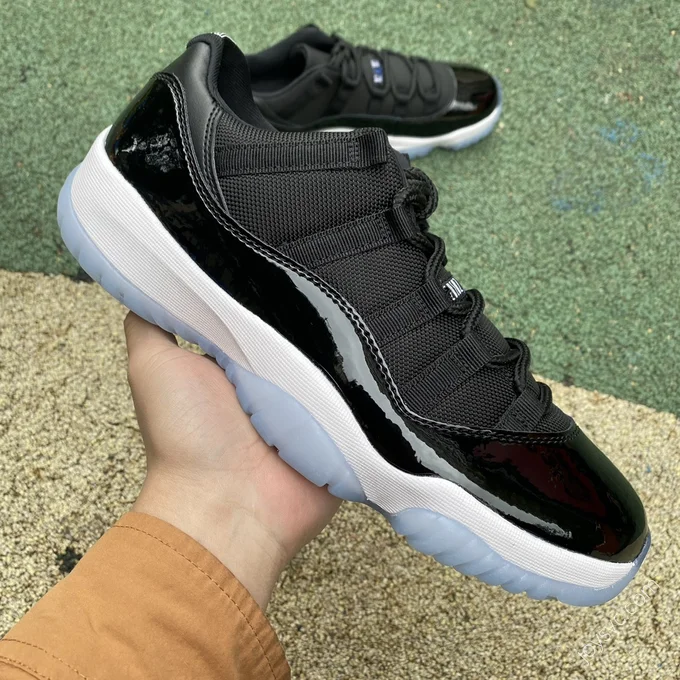 Air Jordan 11 Low 