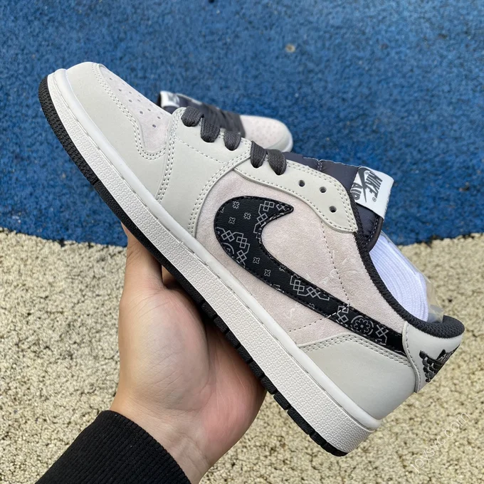 Travis Scott x Air Jordan 1 Low Gray DZ4137-708