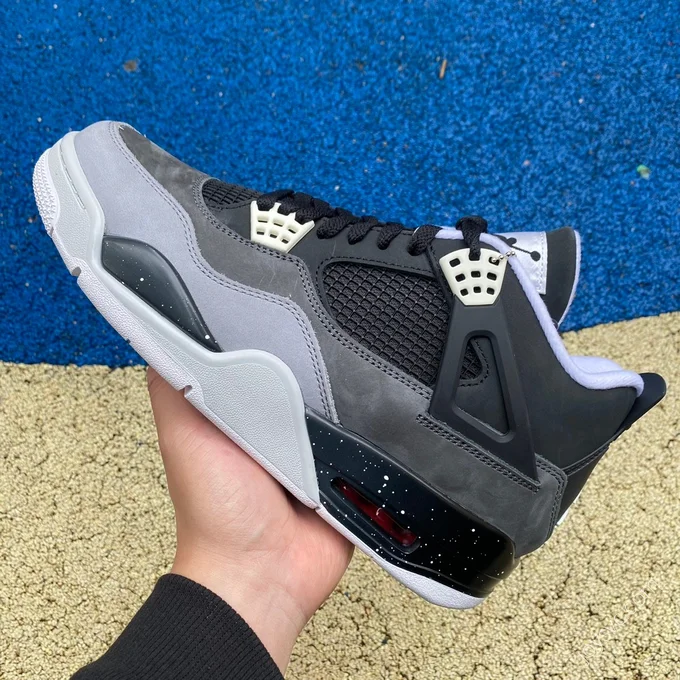 Air Jordan 4 Retro 