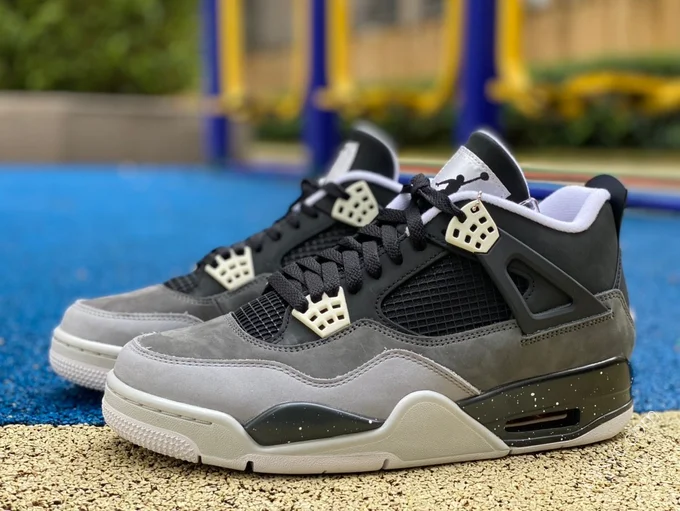 Air Jordan 4 Retro 