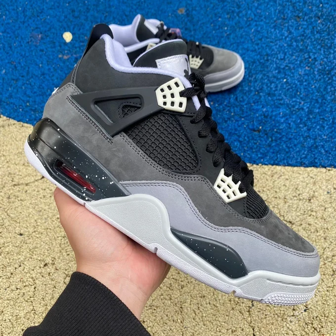 Air Jordan 4 Retro 