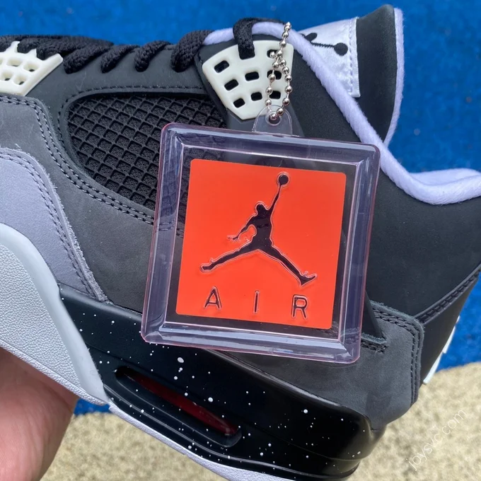 Air Jordan 4 Retro 